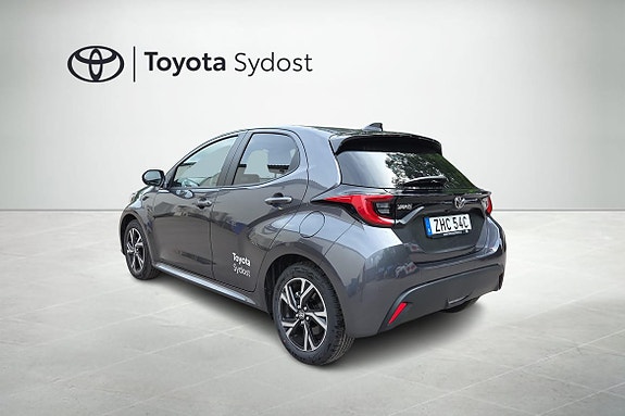 Toyota Yaris 5 of 5