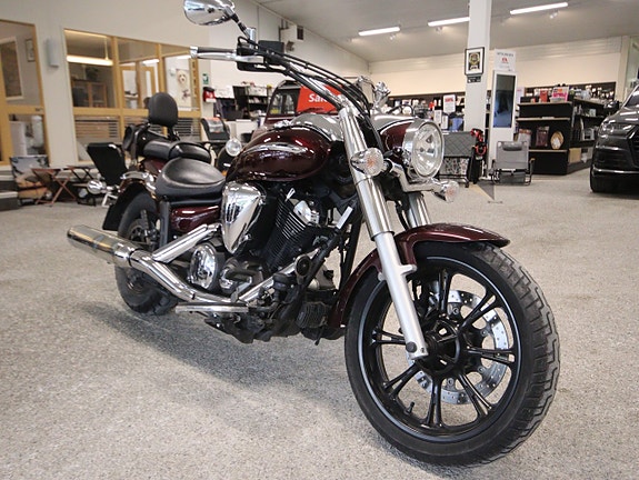 Yamaha XVS950A Midnight Star "låga mil " 3 of 8