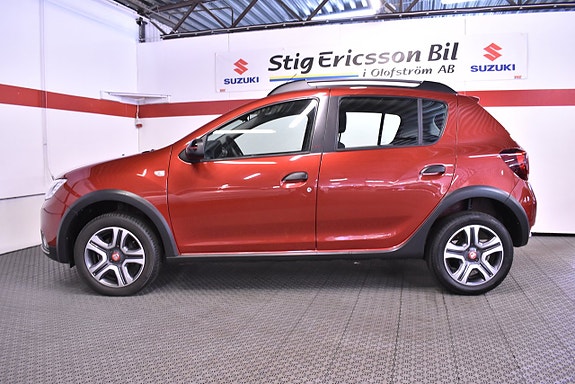 Dacia Sandero Stepway 2 of 5