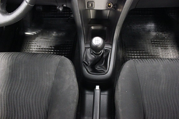 Suzuki Swift 16 of 18