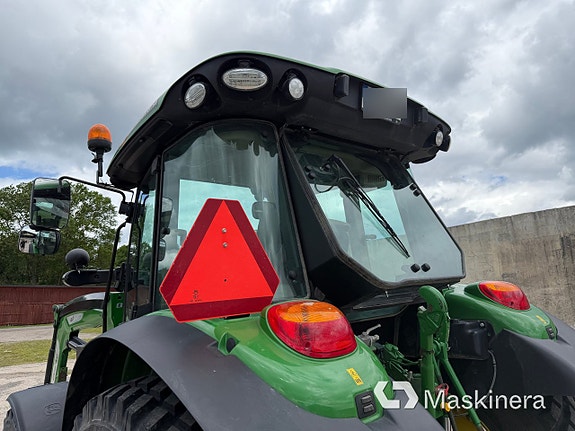 Traktor John Deere 5100R 27 of 27