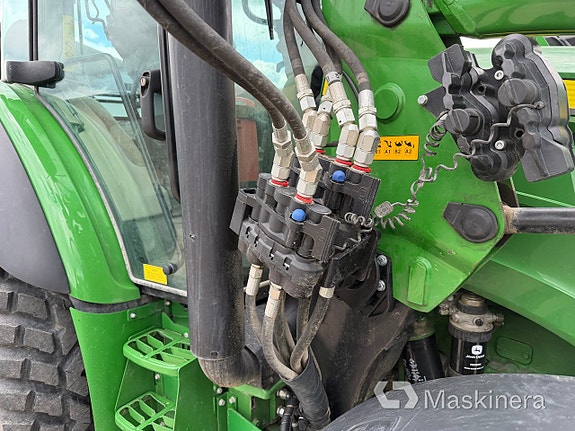 Traktor John Deere 5100R 21 of 27