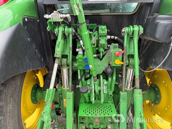 Traktor John Deere 5100R 9 of 27