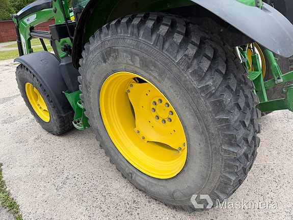 Traktor John Deere 5100R 13 of 27