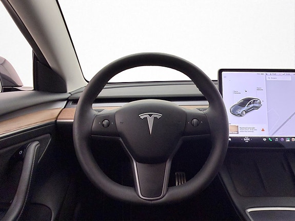 Tesla Model 3 24 of 30