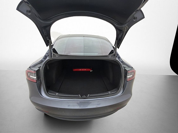 Tesla Model 3 9 of 30