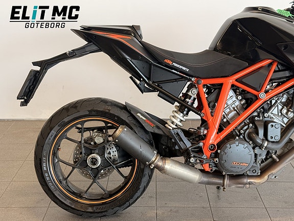 KTM 1290 Super Duke R 1.3 V-twin 6 of 21