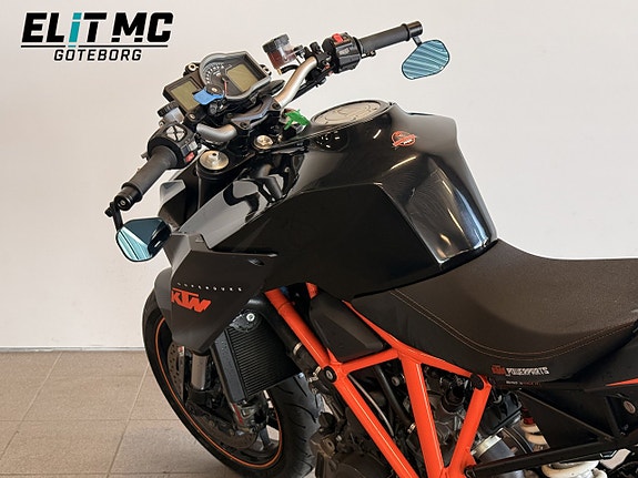 KTM 1290 Super Duke R 1.3 V-twin 11 of 21