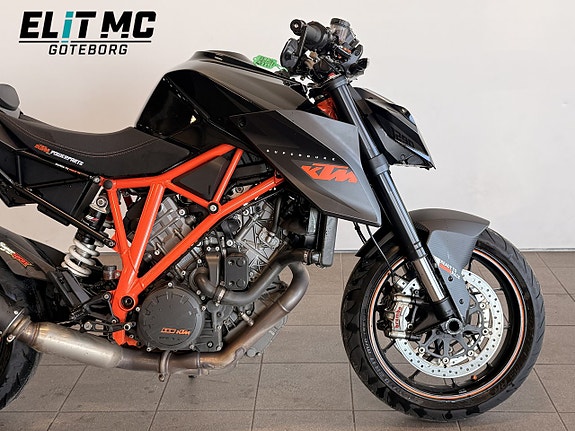 KTM 1290 Super Duke R 1.3 V-twin 5 of 5