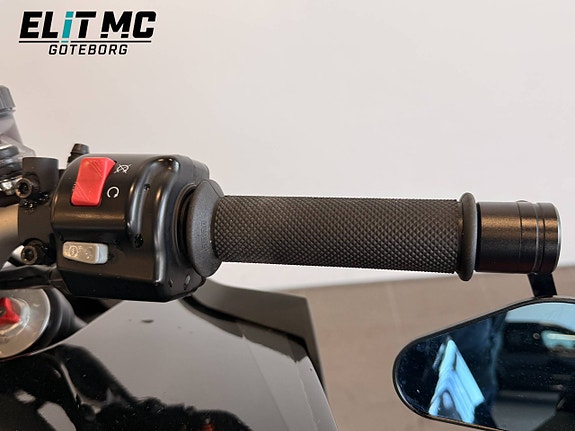 KTM 1290 Super Duke R 1.3 V-twin 21 of 21