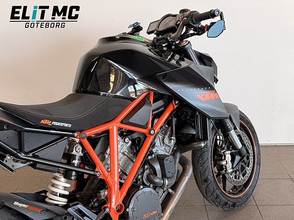 KTM 1290 Super Duke R 1.3 V-twin 8 of 21