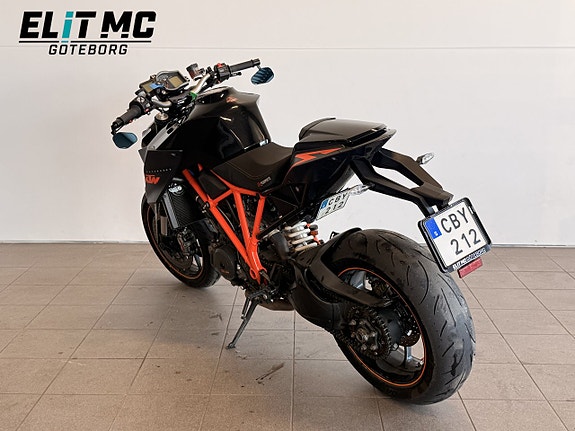 KTM 1290 Super Duke R 1.3 V-twin 10 of 21