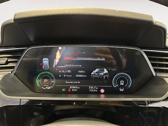 Audi Q8 13 of 26