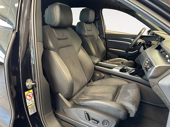 Audi Q8 16 of 26