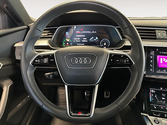 Audi Q8 14 of 26