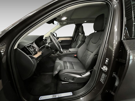 Volvo XC90 9 of 13