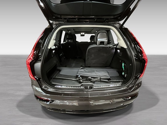 Volvo XC90 12 of 13