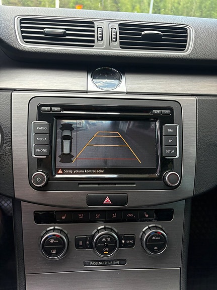 Volkswagen Passat 6 of 10