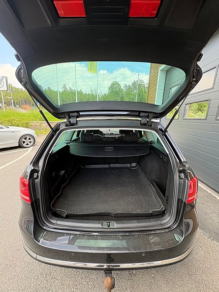 Volkswagen Passat 9 of 10