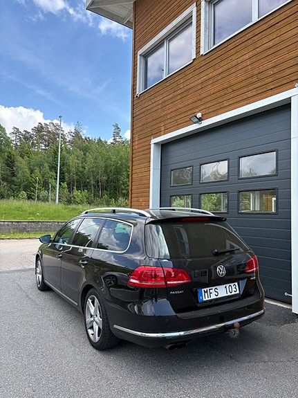 Volkswagen Passat 2 of 5