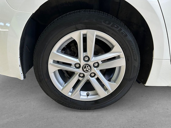 Toyota Corolla 8 of 26