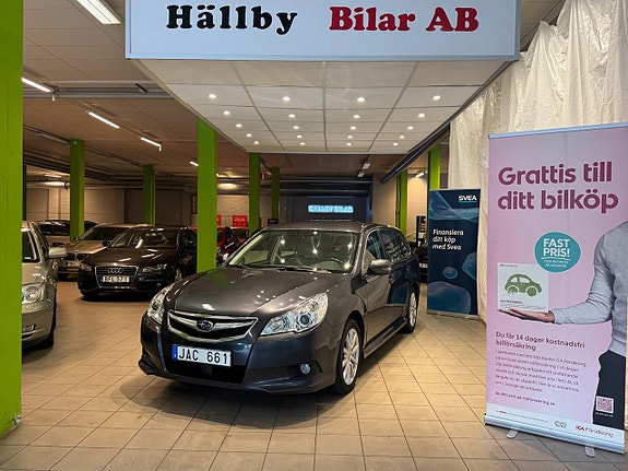 Subaru Legacy 2 of 5