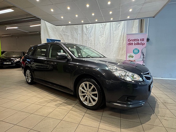 Subaru Legacy 4 of 5