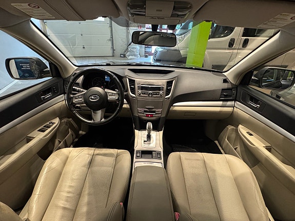 Subaru Legacy 12 of 12