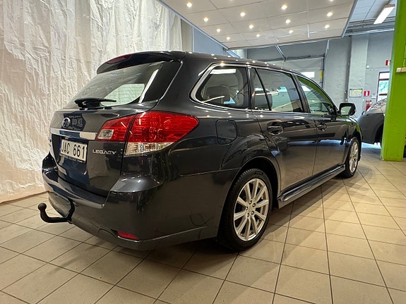 Subaru Legacy 5 of 5