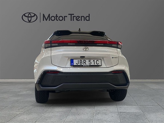 Toyota C-HR 4 of 10
