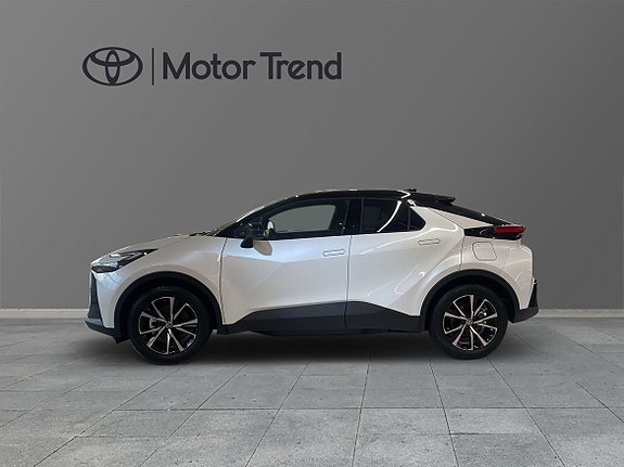 Toyota C-HR 3 of 10