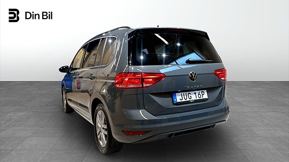 Volkswagen Touran 3 of 5