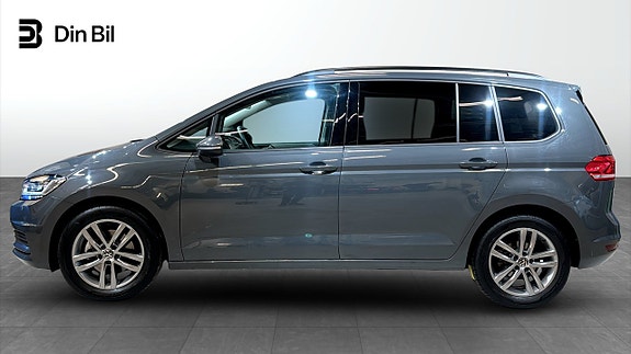 Volkswagen Touran 2 of 5