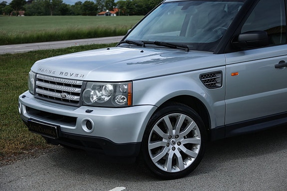 Land Rover Range Rover Sport 12 of 23