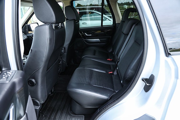 Land Rover Range Rover Sport 17 of 23