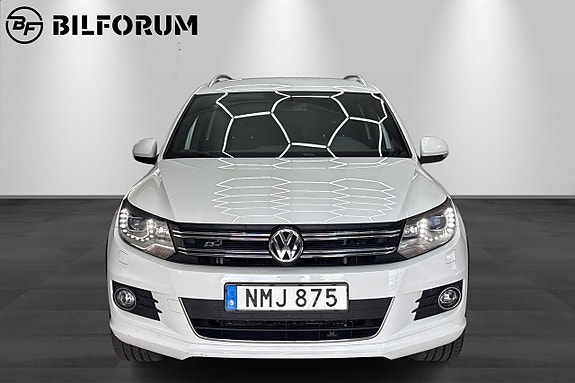 Volkswagen Tiguan 3 of 14