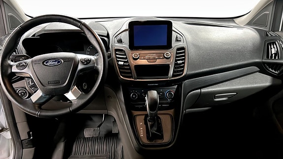 Ford Transit Connect 10 of 13