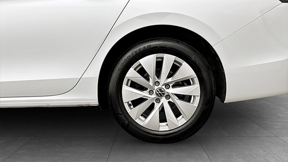 Volkswagen Passat 6 of 19