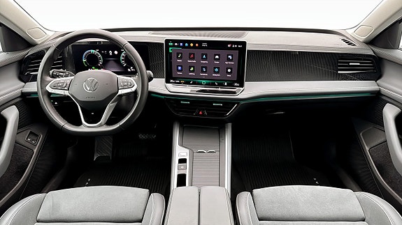 Volkswagen Passat 10 of 19