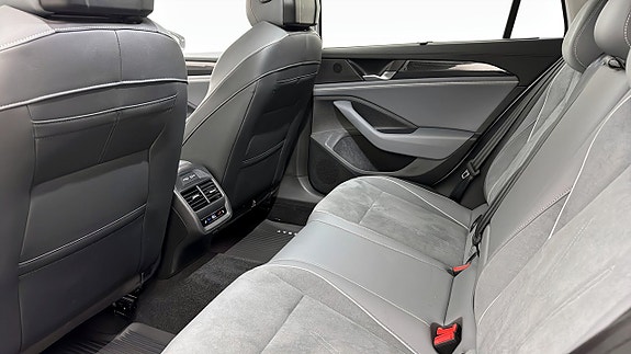 Volkswagen Passat 11 of 19