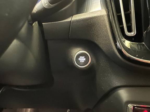 Volvo XC40 17 of 17