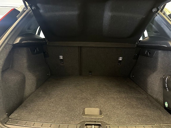 Volvo XC40 9 of 17