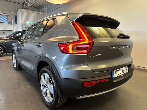 Volvo XC40 4 of 17