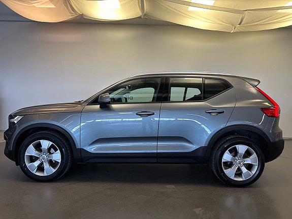 Volvo XC40 6 of 17