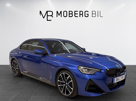 BMW 220i 3 of 5