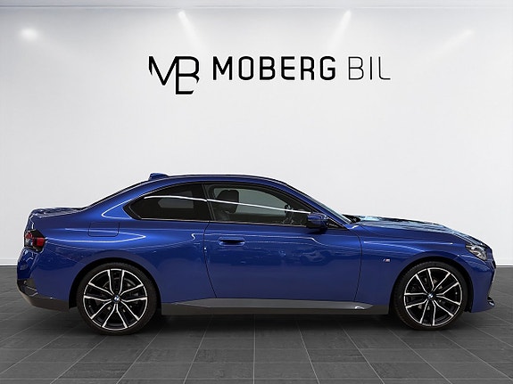 BMW 220i 4 of 5