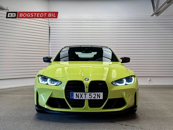 BMW M4 2 of 5