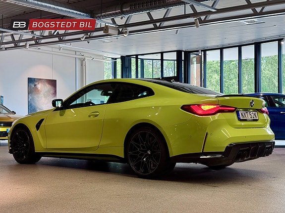 BMW M4 5 of 5