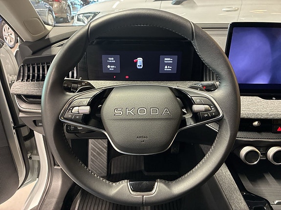 Skoda Superb 16 of 29