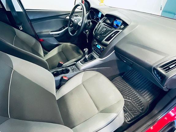 Ford Focus 7 of 11